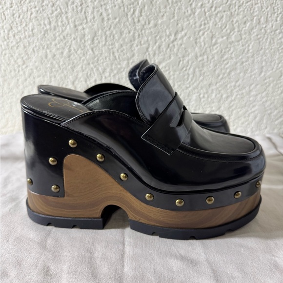 Jessica Simpson Hunyie Platform Loafer Clogs
Black Studded Block Heel 8 1/2 New - Picture 2 of 12